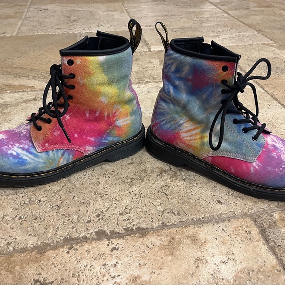 Doc Martens Tie-Dye Junior Boots - Picture 4 of 7